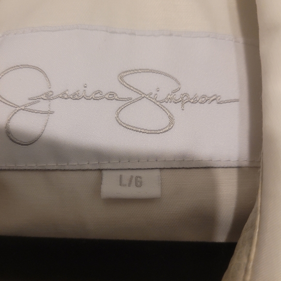 Beautiful ivory and white spring coat - Picture 5 of 10